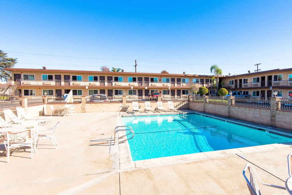 Sea Rock Inn - Los Angeles