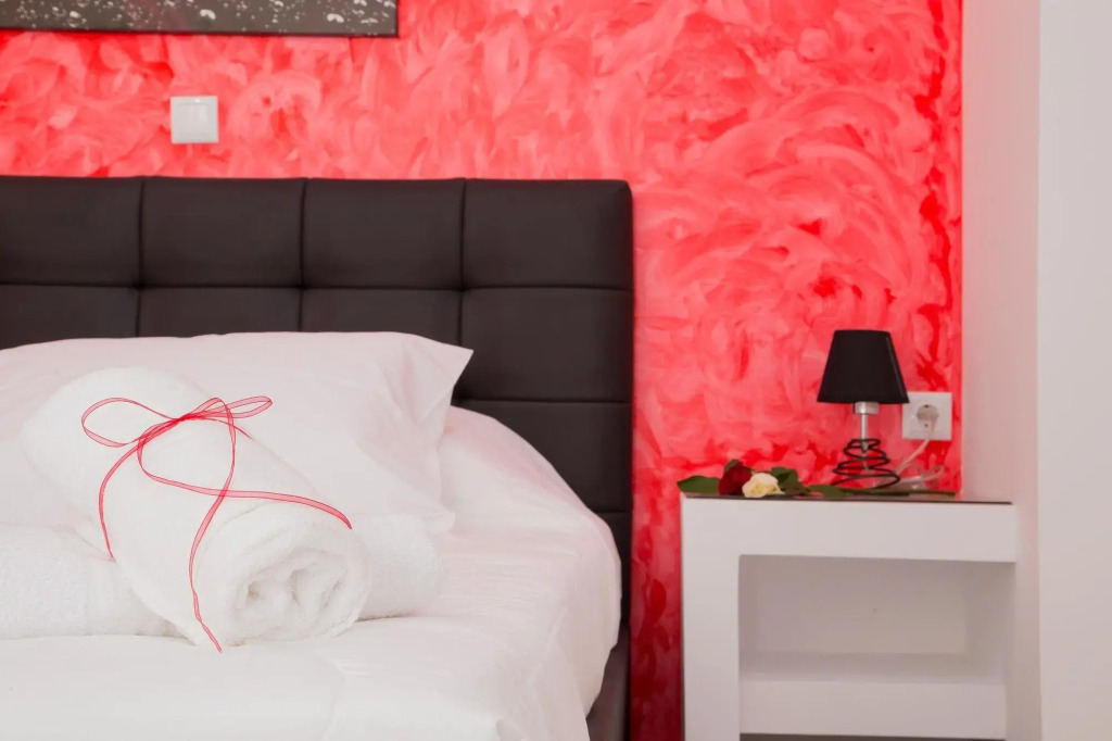 Oasis Suites Fira