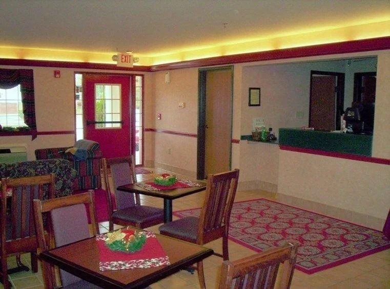 Western Inn & Suites Hampton