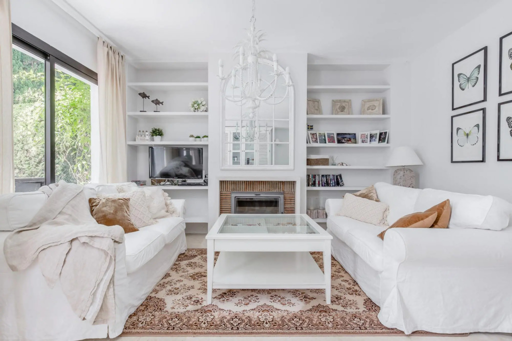 Charming Beachside Townhouse in San Pedro A Lovely Retreat Steps from the Shore