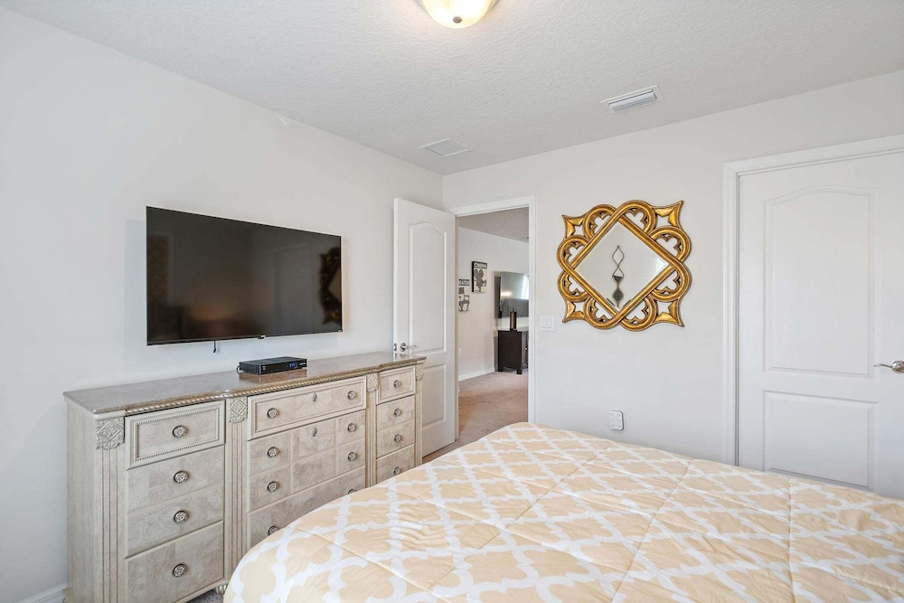 Windsor at Westside Resort 6 Bedroom Home With Game Room 0873