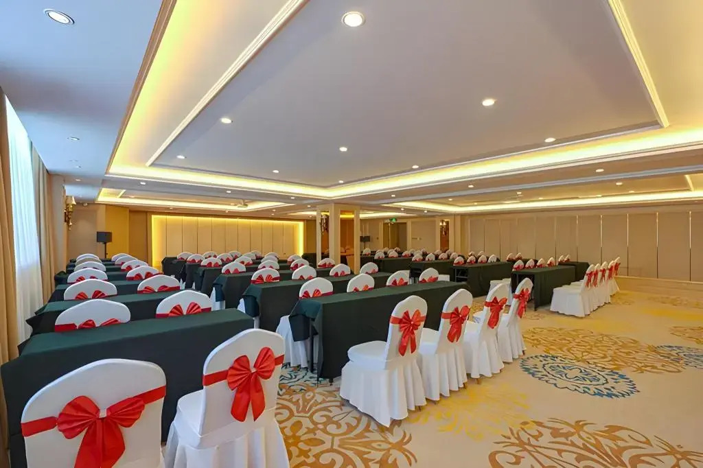 Vienna International Hotel (Urumqi International Airport)