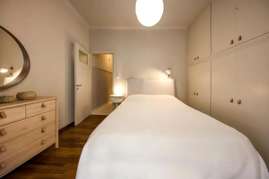 Brand new Modern Apartment with satellite TV