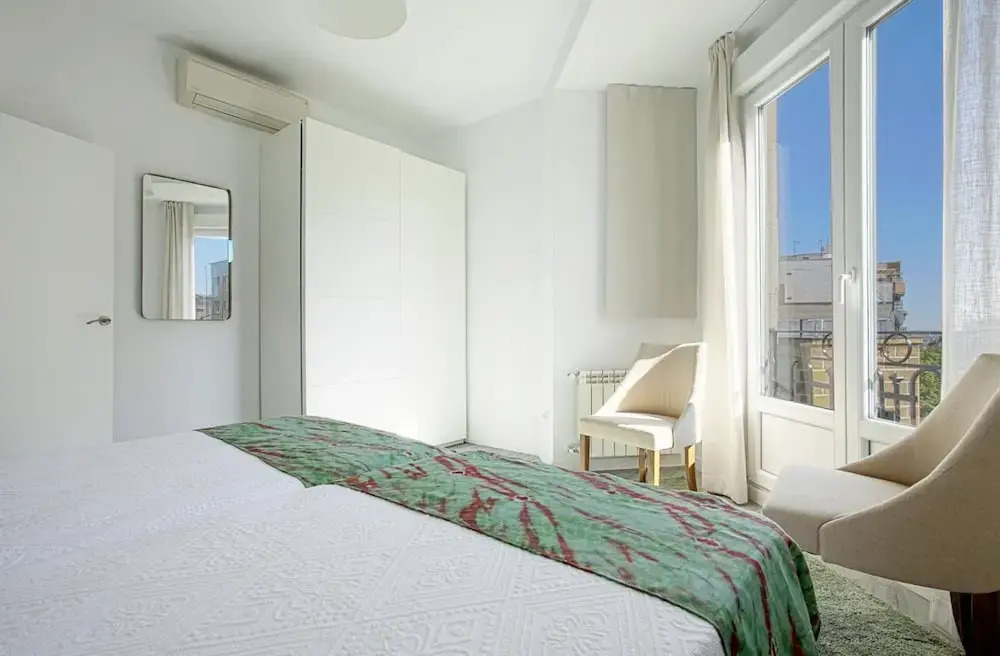 Exclusive 3BD Apartment Near Reina Sofia Museum Reina Sofia II