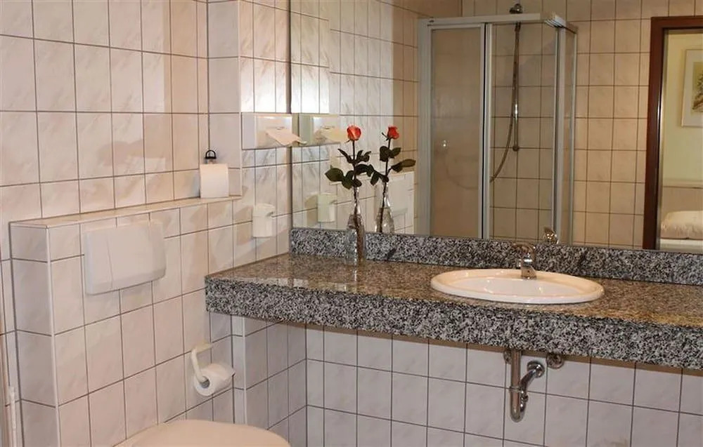 Hotel "Drei Rosen" OHG Regina & Hans - Peter Faßbinder