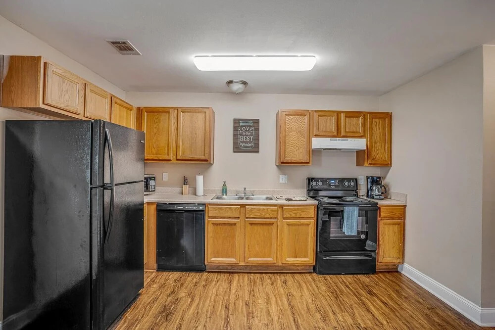 Lasalle - 1D · Centrally Located, Spacious Apt. Great for Groups