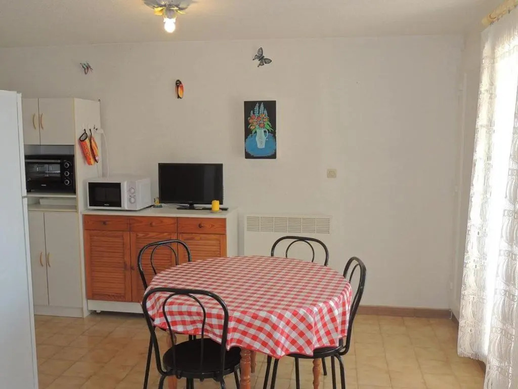 Appartement Balaruc-les-Bains, 1 pièce, 2 personnes - FR-1-571-38