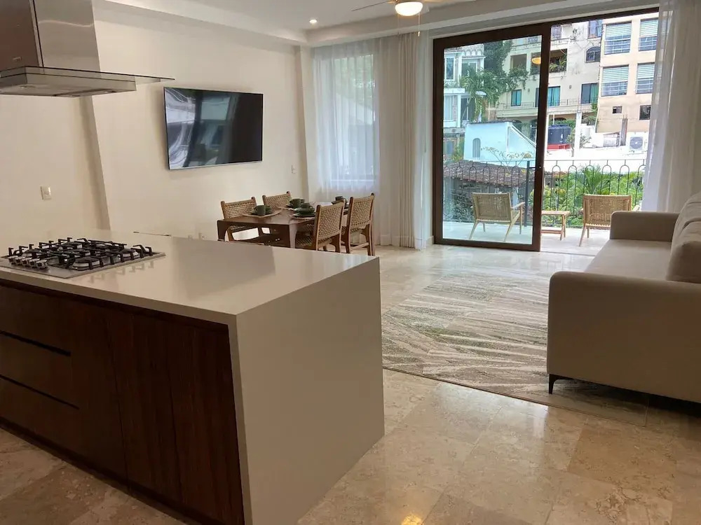 Francisca Luxury Suites