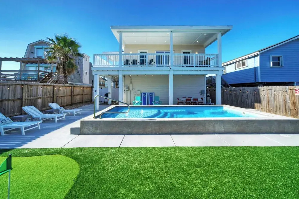 Priv Pool & Yard w/ Putting Green! Newly Remodeled Always Sunny by Avantstay