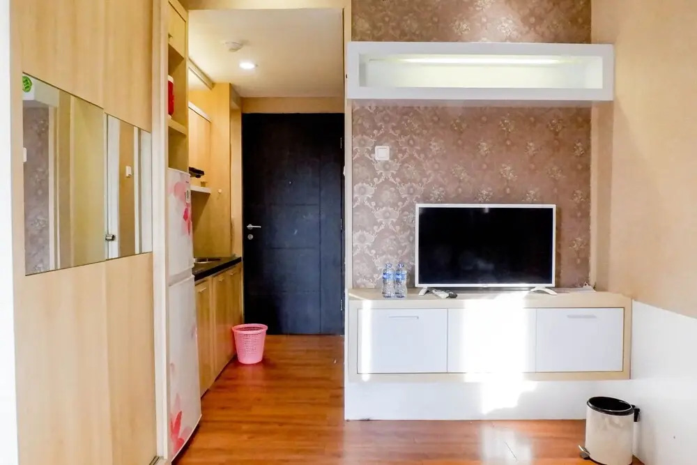 Calm And Relaxing Studio At Puri Mas Apartment