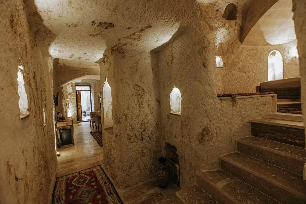 Lagania In Cave