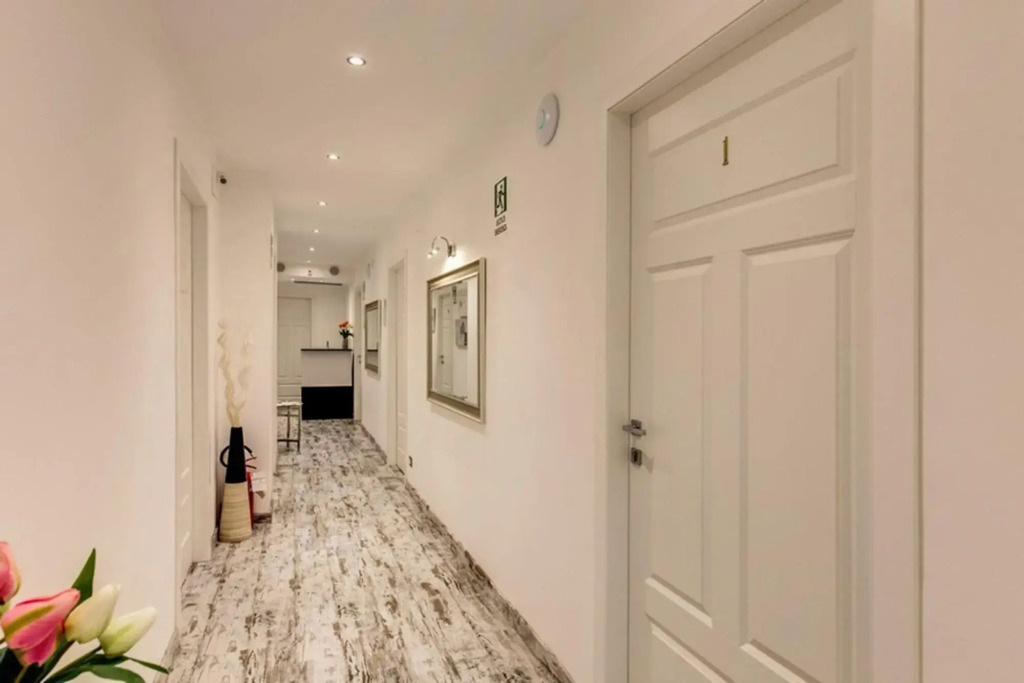Colonna 18 Apartment by Ghor