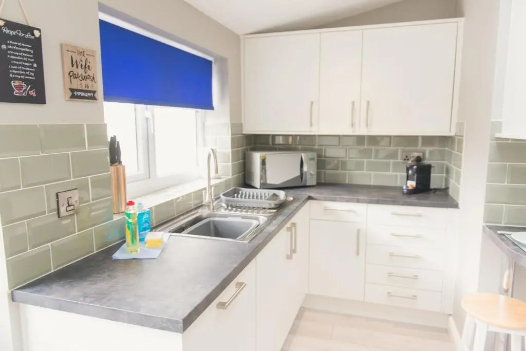 Charming 6 Bedroom House ALL with en-suite - Large Garden