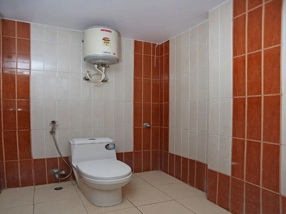 Oyo Flagship 26480 Hotel Nisa