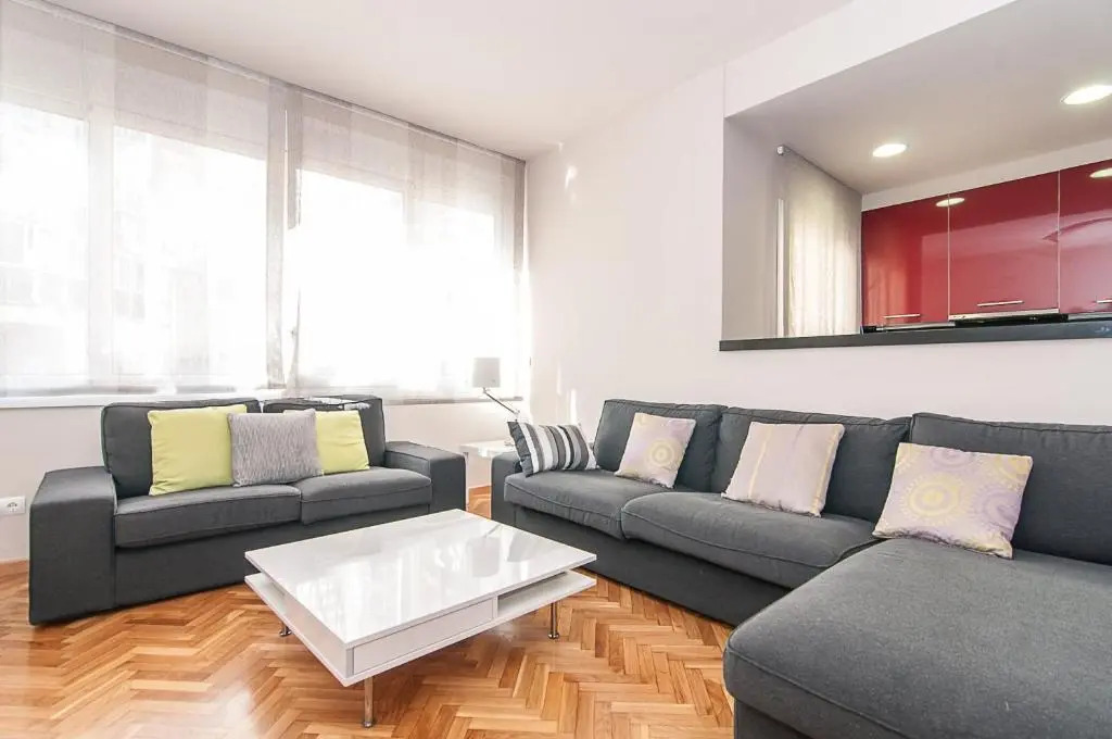 Weflating Diagonal Apartments