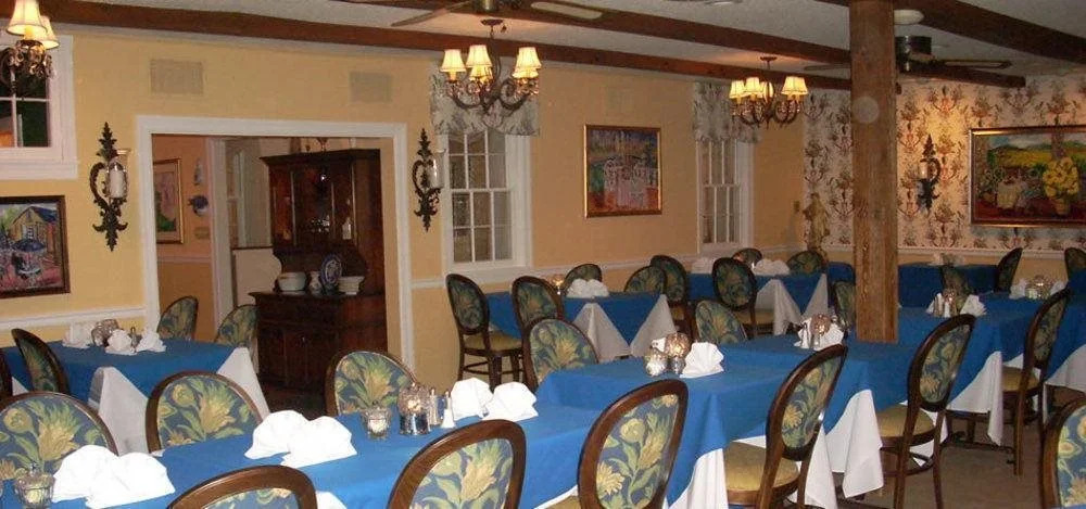 Crestmont Inn