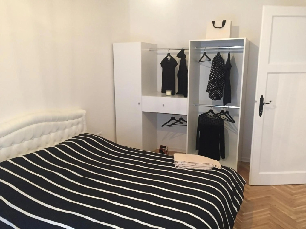 Bright Apartment Central