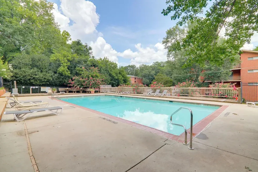 1 Mi to Dtwn & Uga: Condo w/ Pool in Athens!