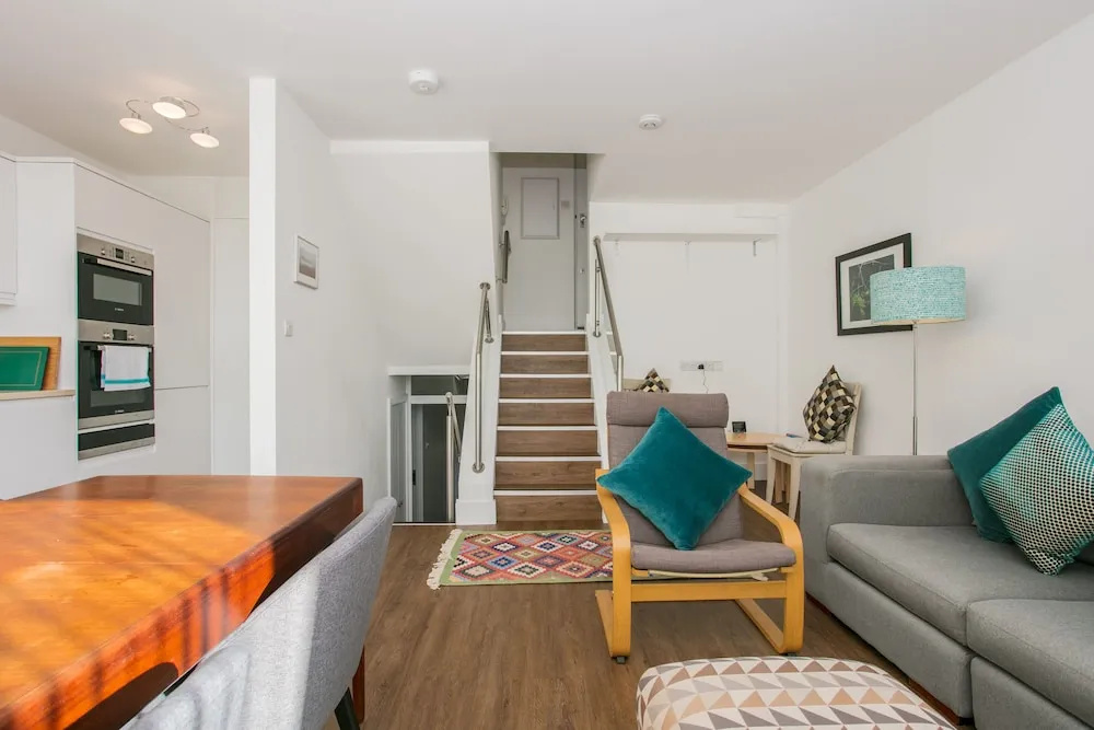 2 Bedroom Apartment in Central London