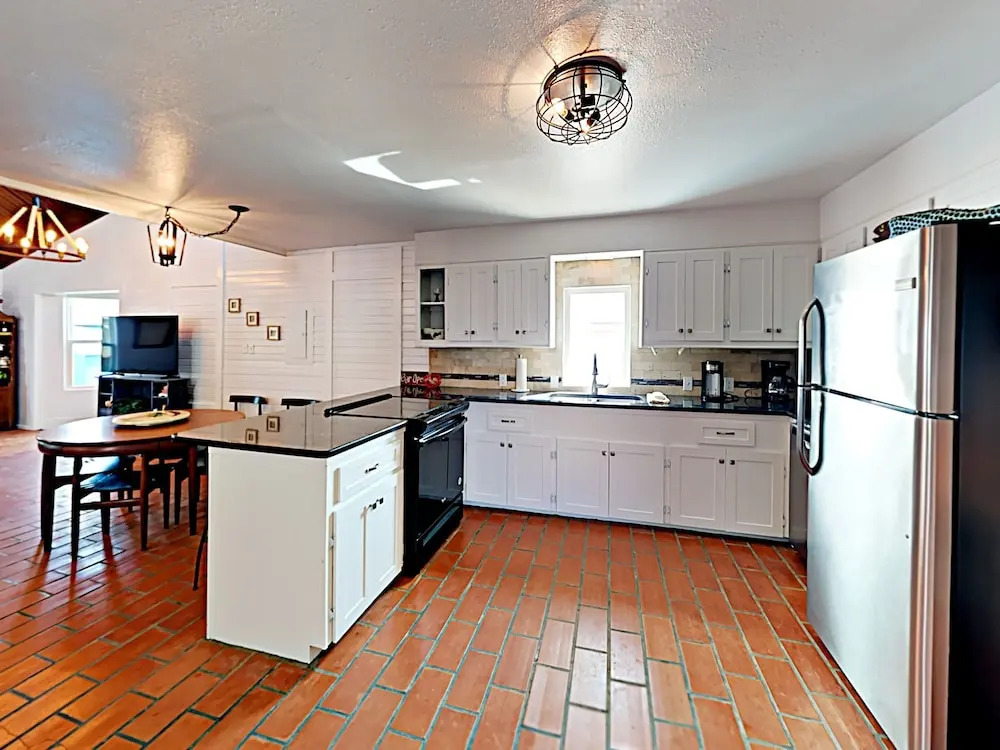 Cabinessence At La Playa - Two Bedroom Home