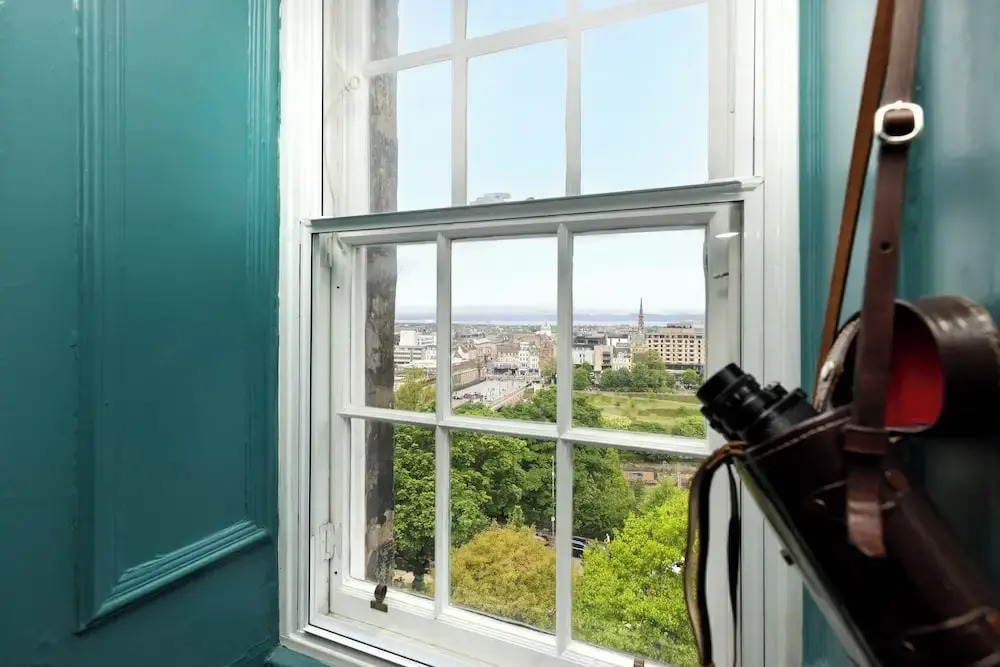 JOIVY Eclectic & Design Led 3Br Apt Near Edinburgh Castle