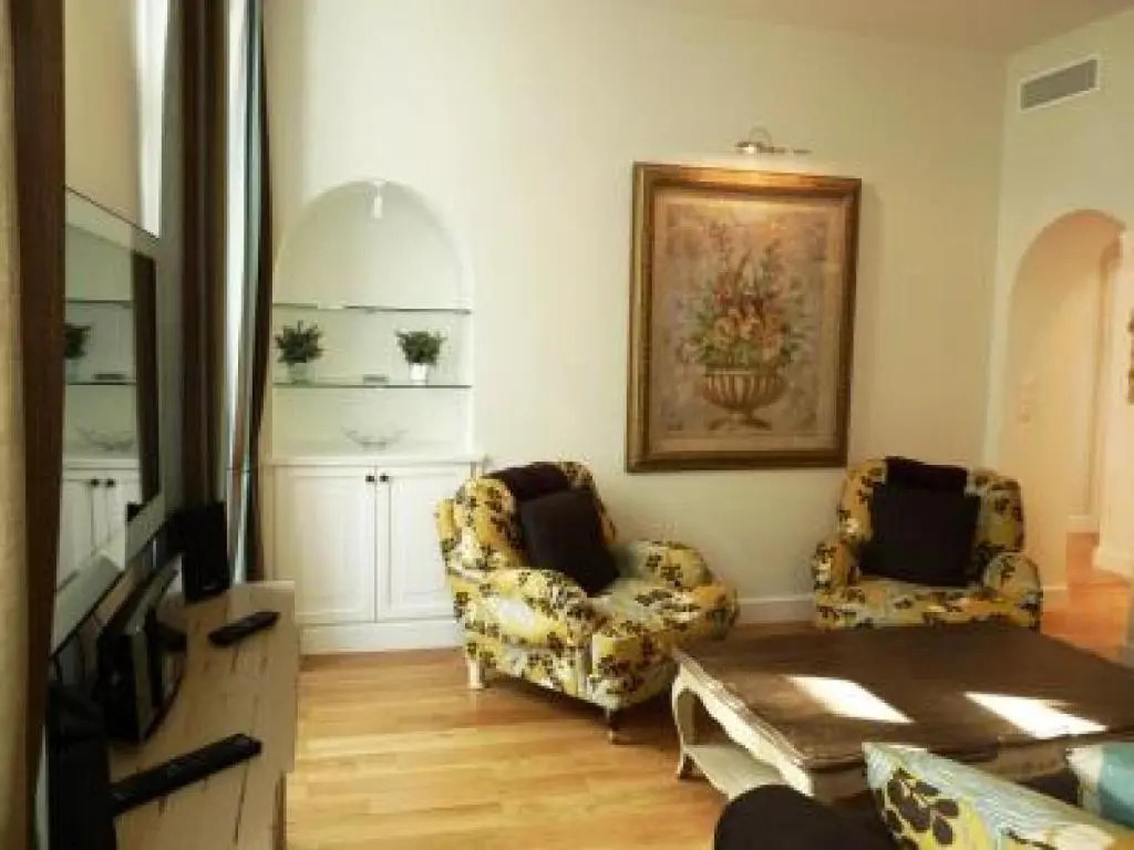 Luxury three Bed apartment in Cannes just a couple of minutes walk to the Palais and beaches 669