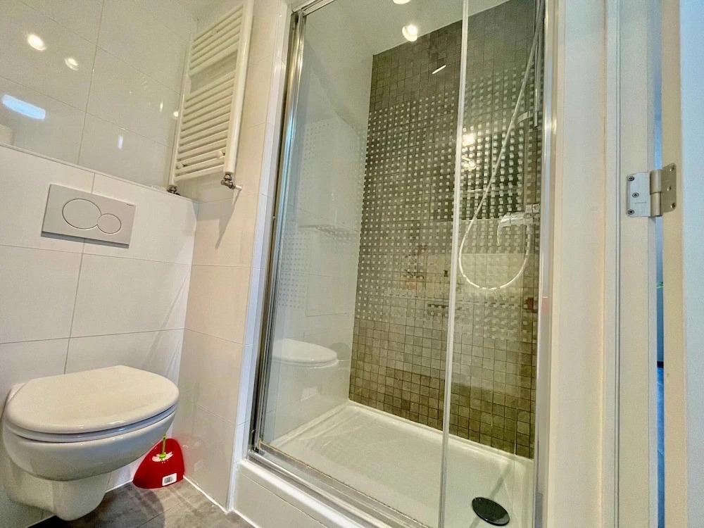 Suite in Antwerp Near Meir Shops