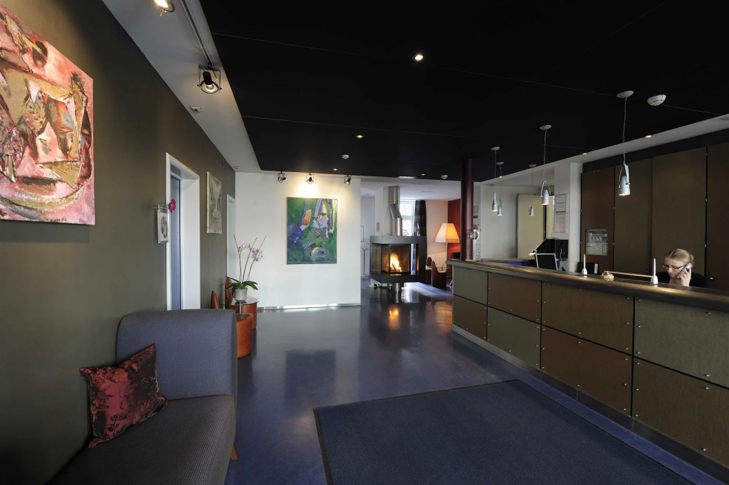 Alma Hotel - Boutique hideaway by the lake with rooftop and ladies-only wellness