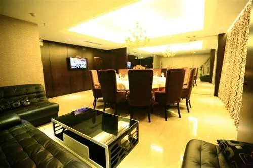 K Raphael Hotel