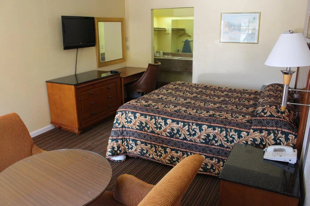 Travelers Inn