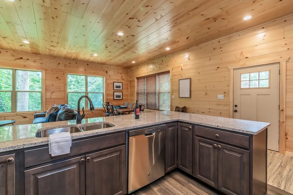 2 All-suite Luxury S W/ Swim Spa & Hot Tub 10 Bedroom Cabin