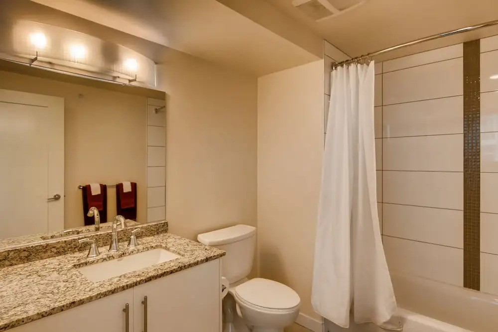 Walk to Everywhere Gaslamp 2 Br2 BA