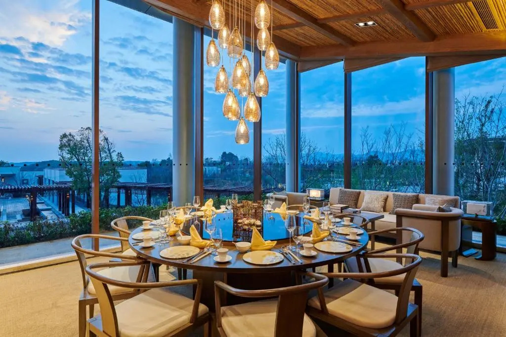 Lushan West Sea Resort, Curio Collection by Hilton