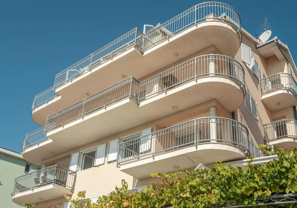 Apartments More