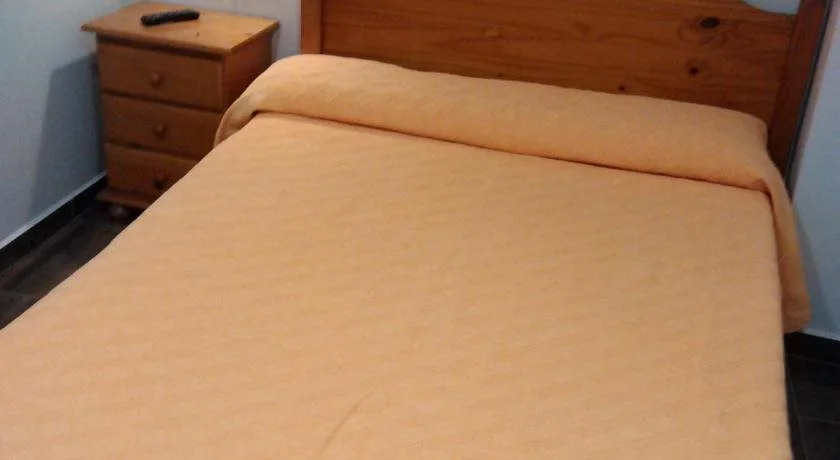 Hostal Bisbal ONLY ADULTS NO AC