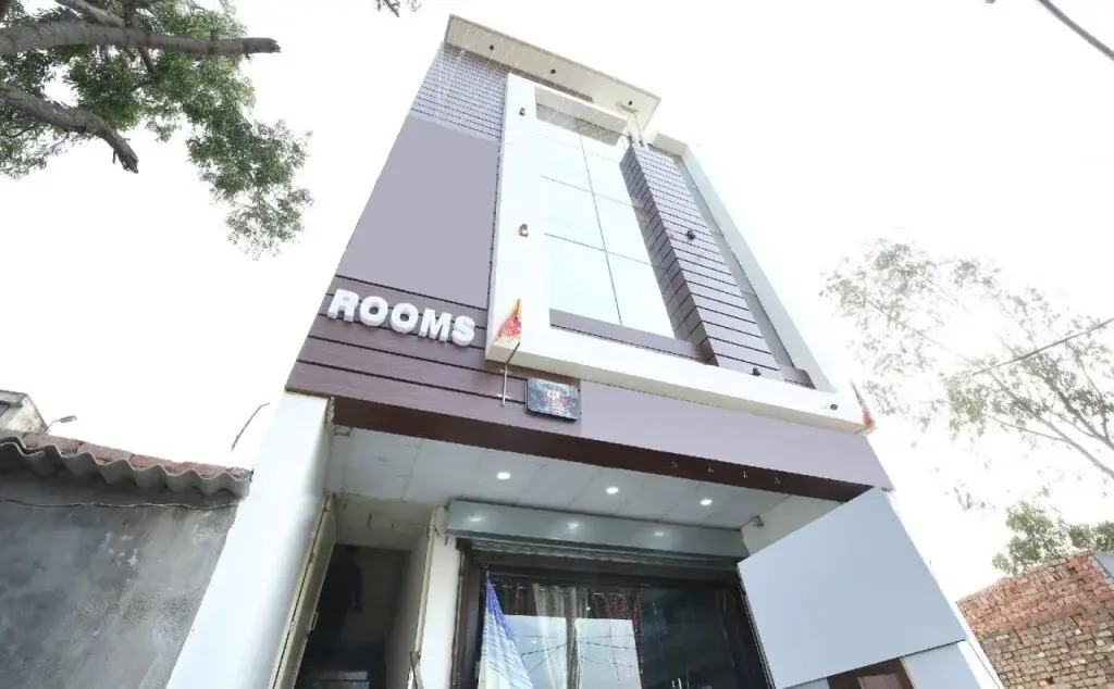 Hotel S7 by OYO Rooms