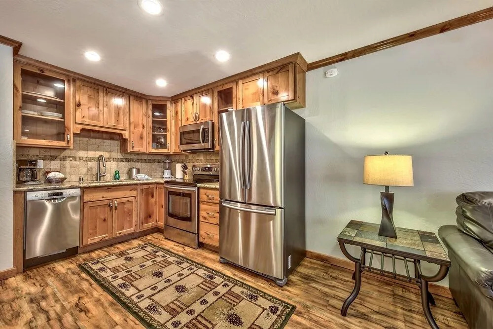 207 Lakeland - 1 Br Condo