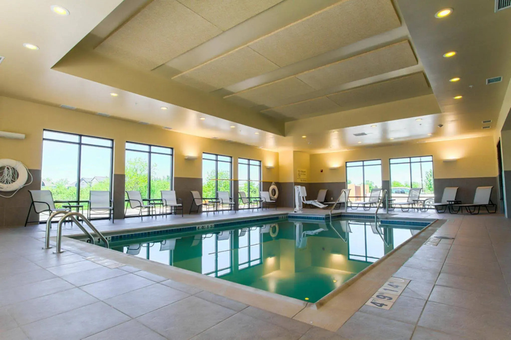 Hampton Inn Dekalb - Near the University