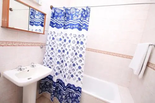 Apaade Lodge Hotel