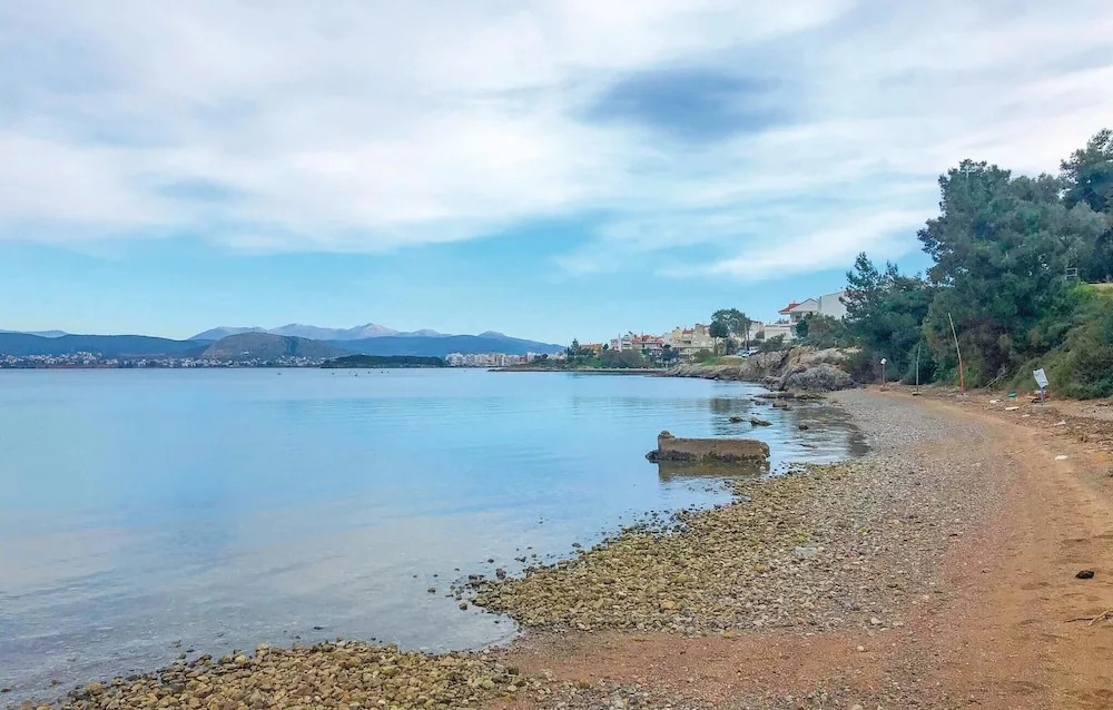 3 Bedroom Lovely Home In Chalkida