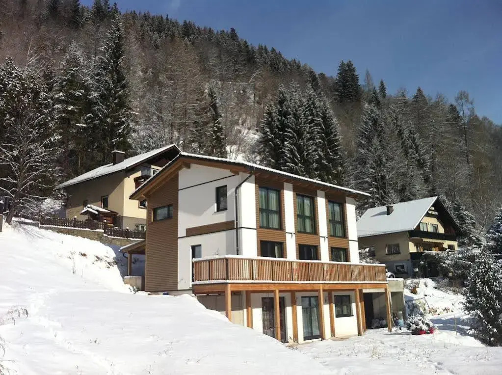 Sunny Villa