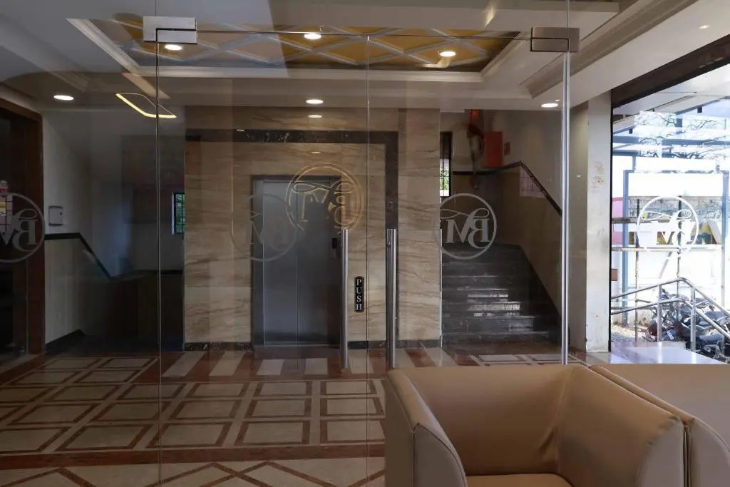HOTEL BLUEMOON