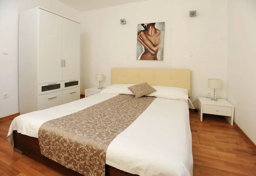 Citybreak Apartman With Private Beach Near Split