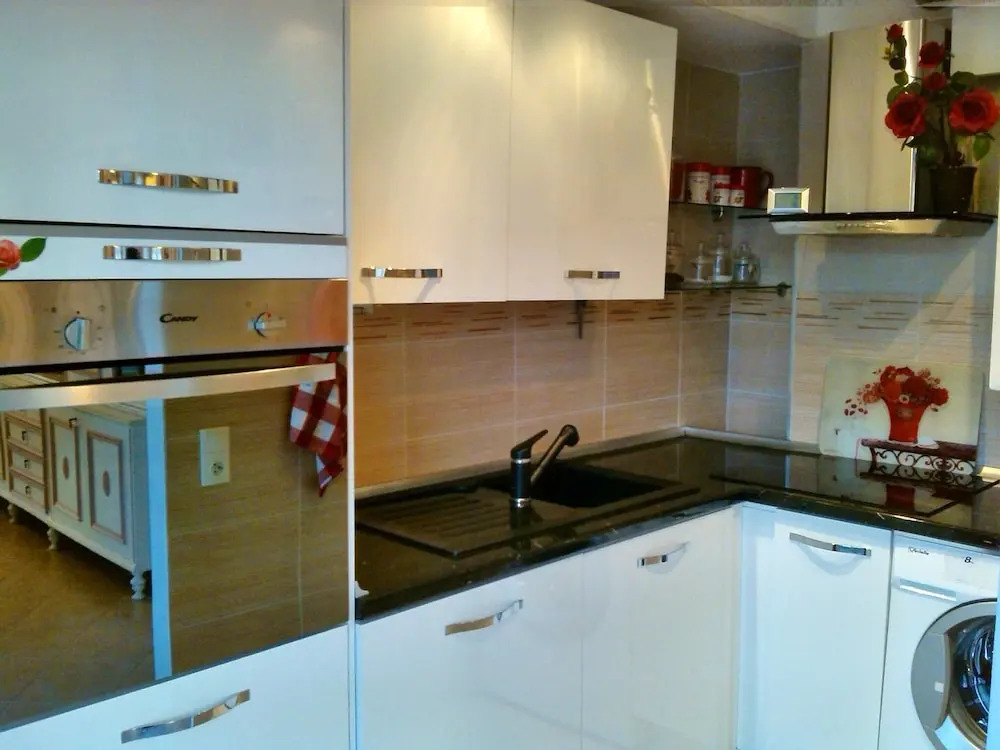 Apartment with One Bedroom in Cannes, with Wonderful City View, Furnished Terrace And Wifi - 800 M From the Beach