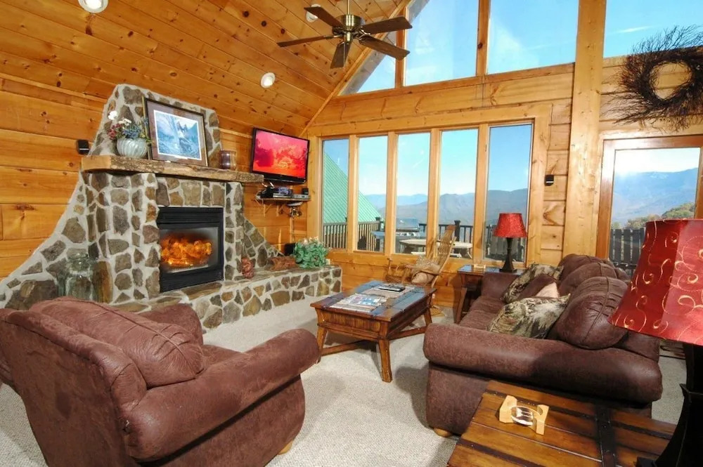 Eagles Nest 379 - Three Bedroom Cabin