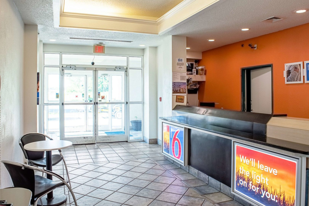 Motel 6-Seymour, IN - North