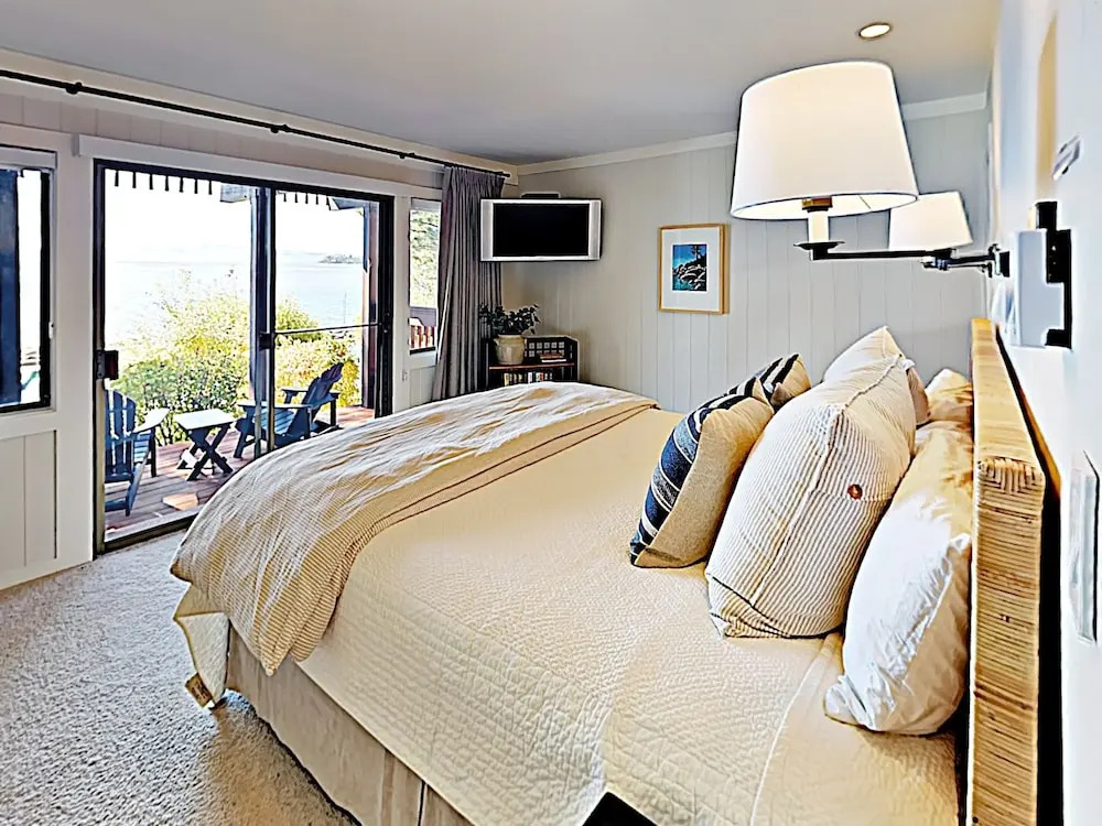557 Lakeshore Blvd Townhouse Unit 120