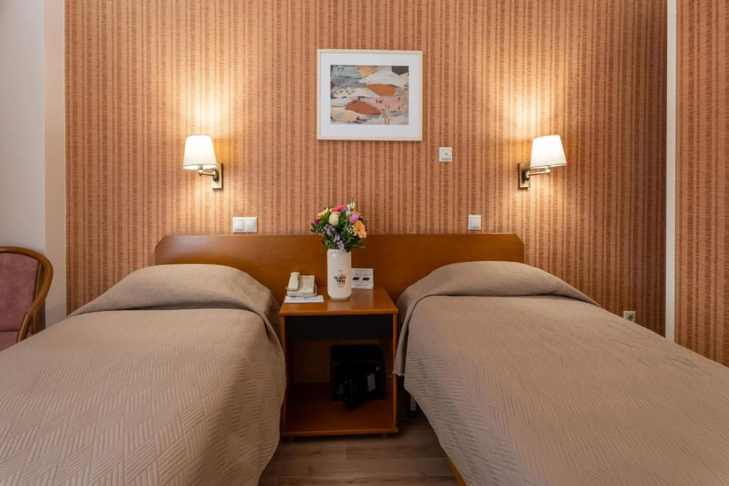 Queen Olga Hotel