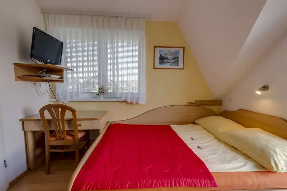 Rooms & Apartments Jana