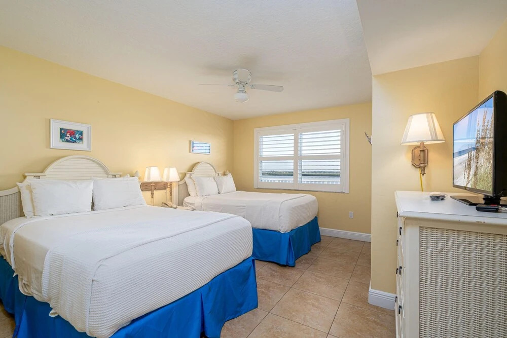 Welcome to Beach Villa's # 606 Vacation Rental - 250 Estero Blvd condo